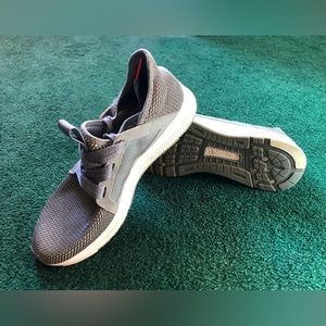 Adidas Edge Lux 4 Bounce sneakers - Silver & White - US8.5 women’s